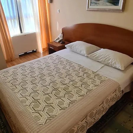 Astoria Aparthotel *